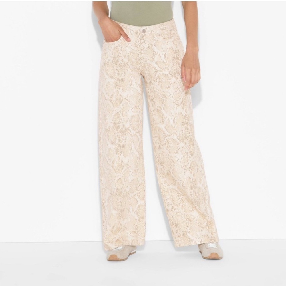 Wild Fable cream Snakeskin Low-Rise Baggy Jeans Rigid Denim 31” Inseam NWT
